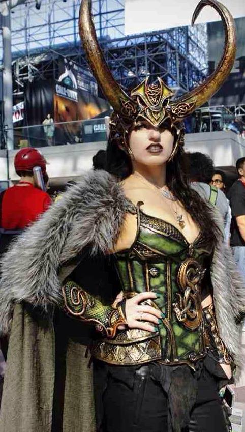 Lady Loki at Comiccon
